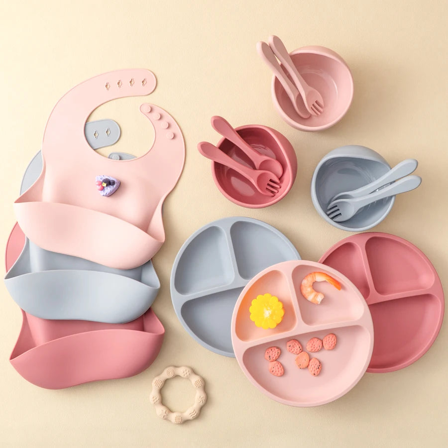 5Pcs Baby Silicone Feeding Set round Dining Plate Sucker Bowl Dishes for Kids Baby Waterproof Bib Spoon Children'S Tableware